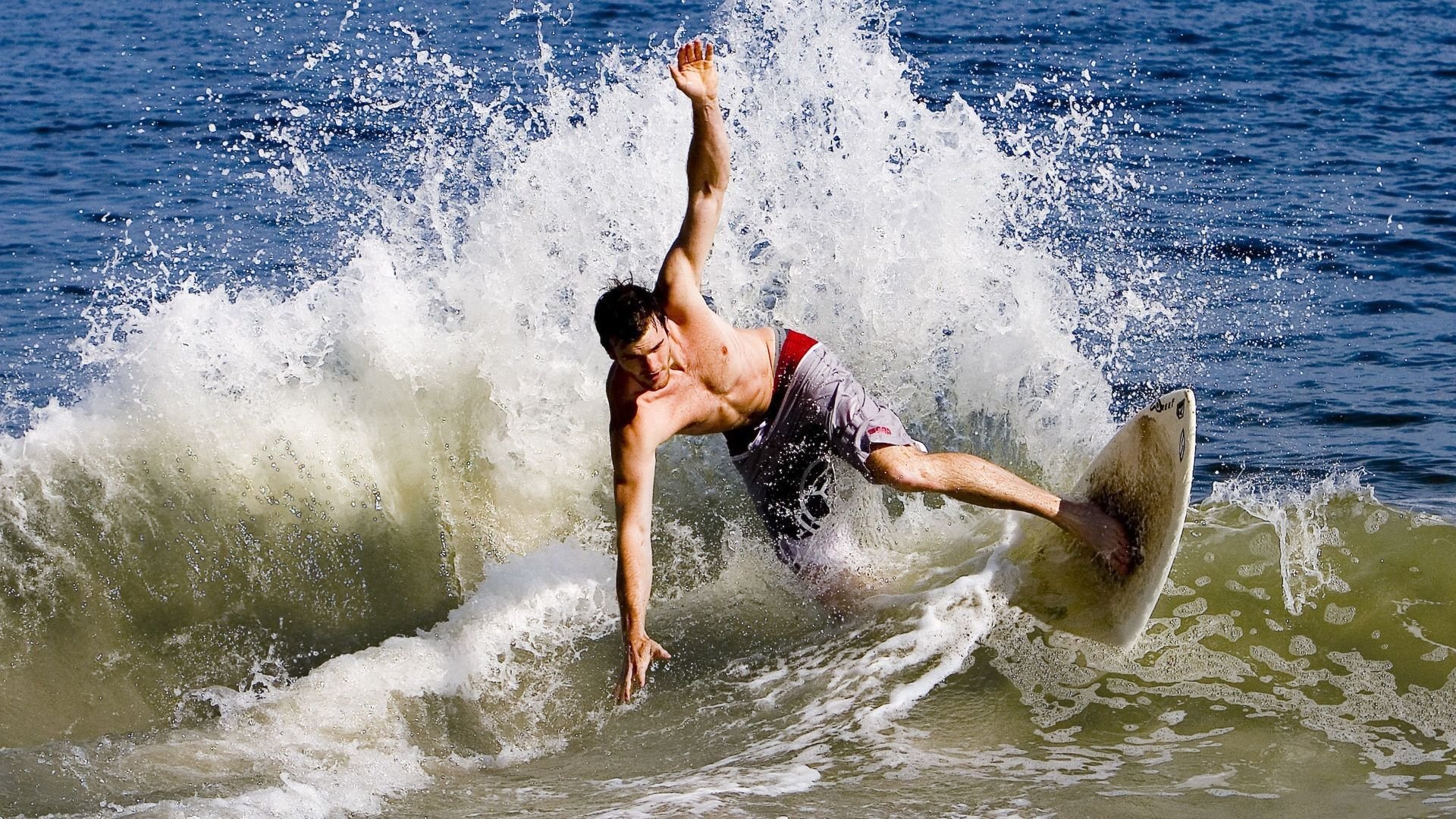 赛事背后的保障力量揭秘，为赛事保驾护航